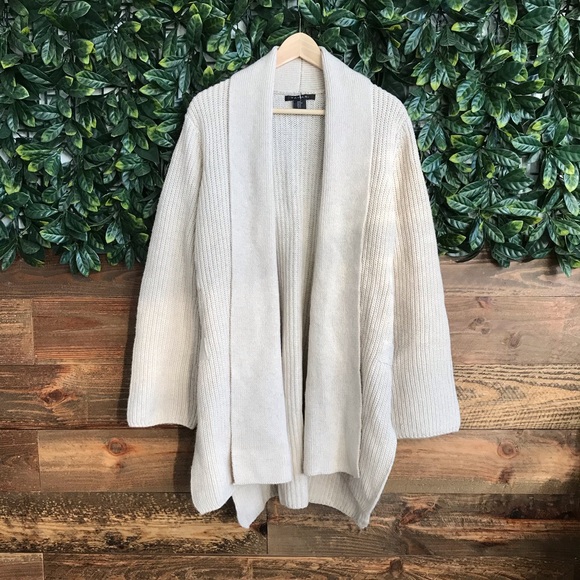 Tahari Sweaters - TAHARI wool sweater knit cardigan - size M